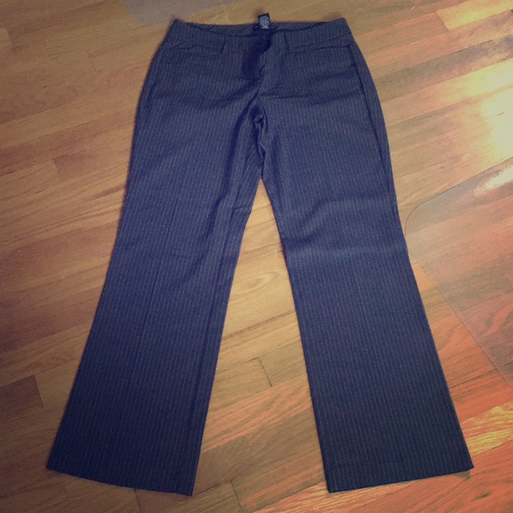 NY&CO petite gray pinstripe pants